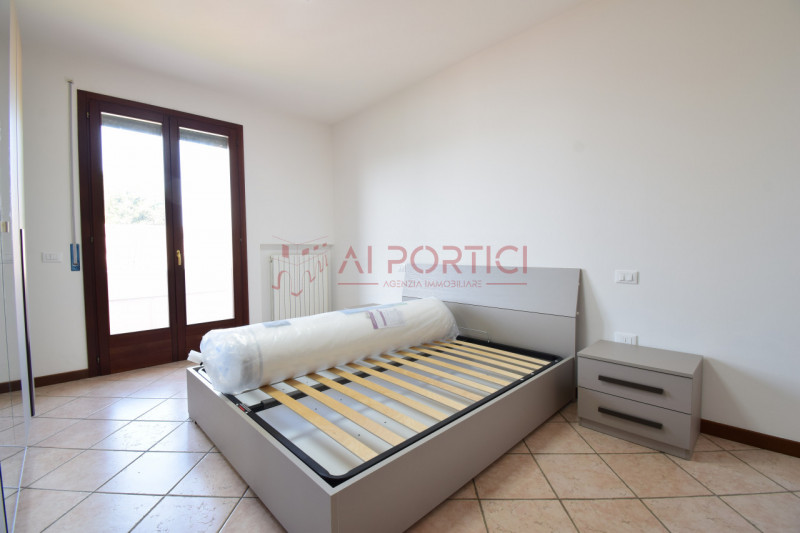 Cambroso di CODEVIGO - APPARTAMENTO arredato come da foto, situato in un tranquillo contesto resi...