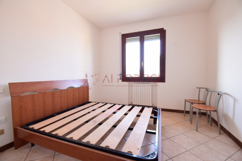 Cambroso di CODEVIGO - APPARTAMENTO arredato come da foto, situato in un tranquillo contesto resi...