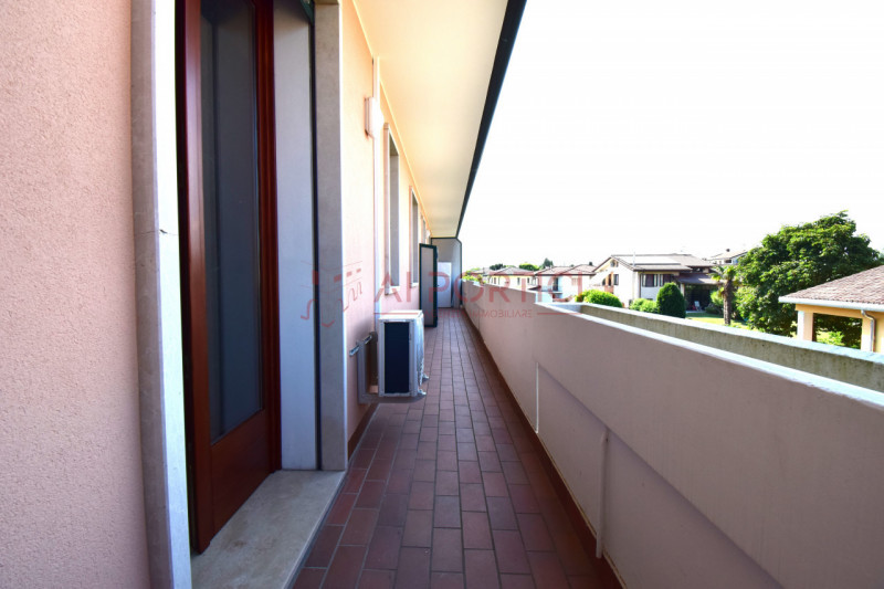 Cambroso di CODEVIGO - APPARTAMENTO arredato come da foto, situato in un tranquillo contesto resi...