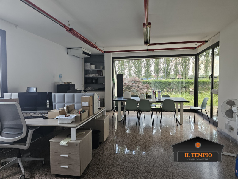 VICENZA- ALTAVILLA VICENTINA -ZONA INDUSTRIALE OVEST - FIERA: Nelle vicinanze dell'imbocco autost...