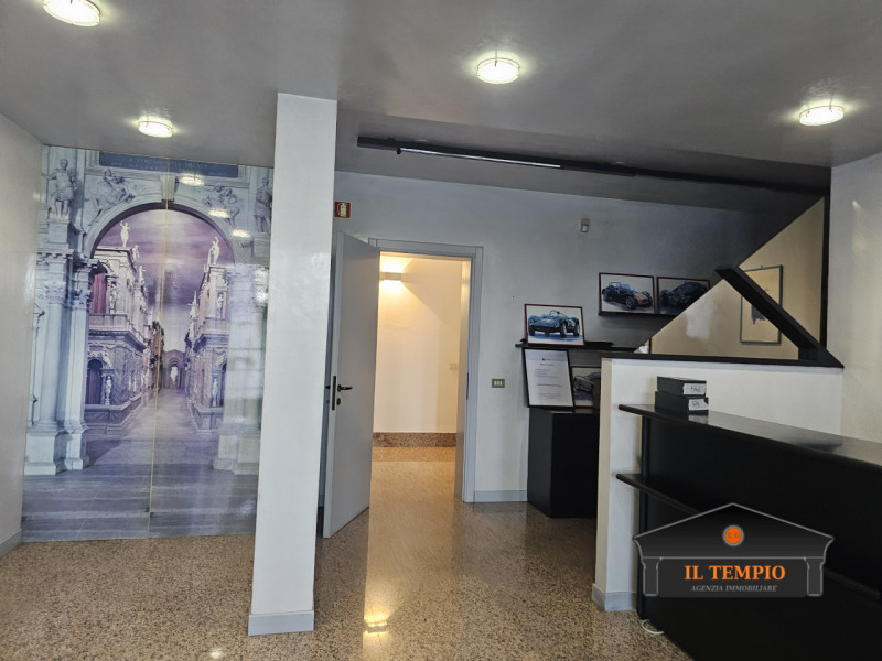 VICENZA- ALTAVILLA VICENTINA -ZONA INDUSTRIALE OVEST - FIERA: Nelle vicinanze dell'imbocco autost...