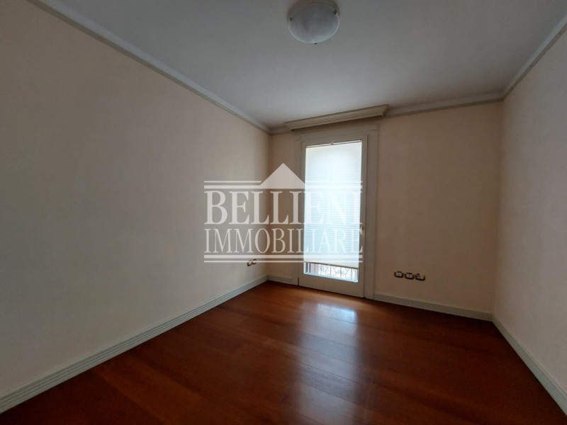 CORSO FOGAZZARO - In un elegante e curatissimo contesto residenziale di pregio, proponiamo in loc...