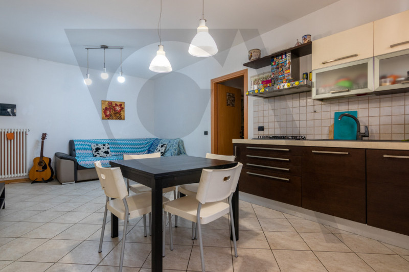 Rio, in centro al quartiere con tutti i servizi sotto casa e fra due splendidi parchi, appartamen...