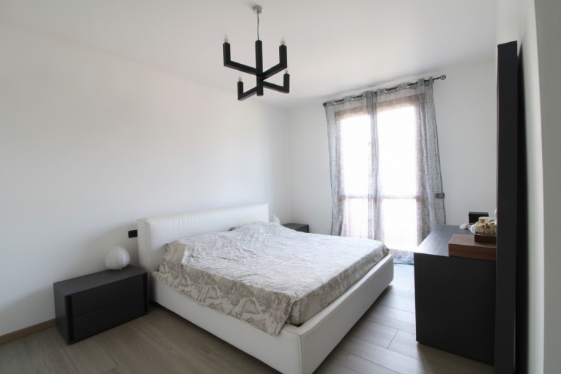 A Terrassa Padovana, precisamente nel centro della vivace cittadina, si propone in vendita un'aff...