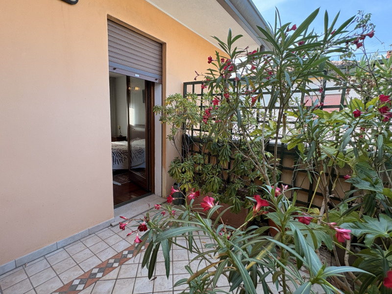 Nel centro di Villanova di Camposampiero, proponiamo in vendita una splendida casa singola di cir...
