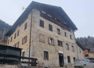 Rif. A.A.54-25

Vendita all'asta - porzione di fabbricato su 3 livelli in data 31 luglio 2026

De...