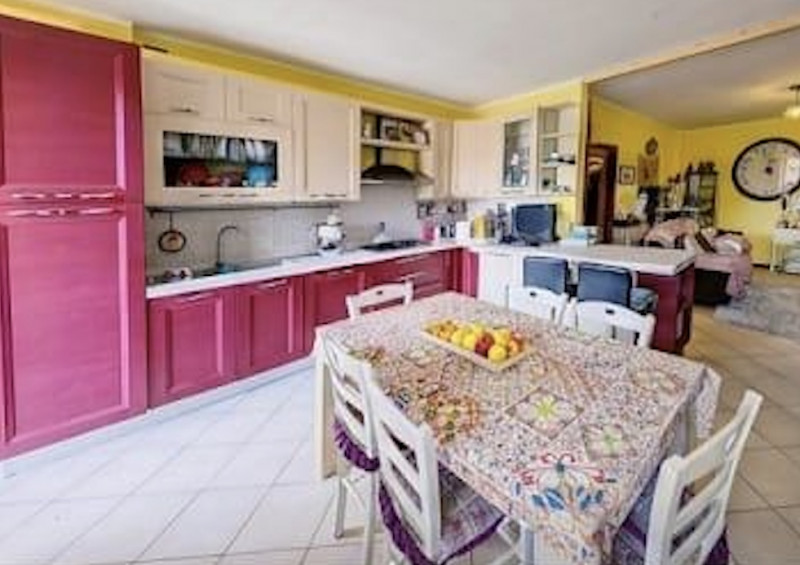 (Per INFO Monica 3482688677) In affitto, nel cuore del quartiere Montà di Padova, proponiamo lumi...