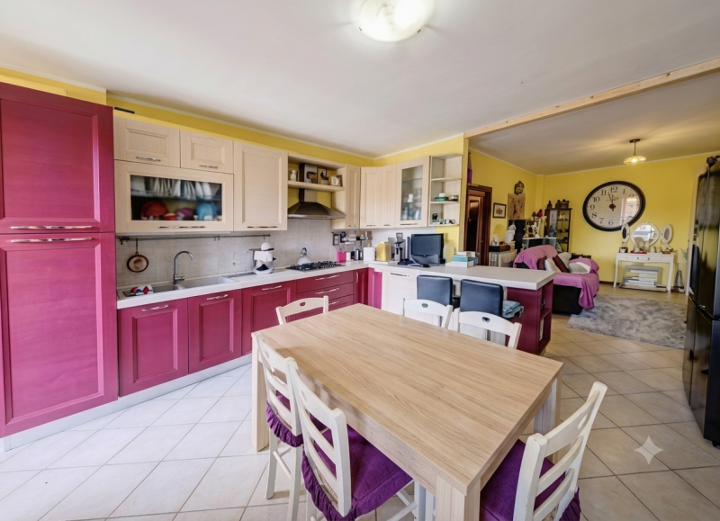 (Per INFO Monica 3482688677) In affitto, nel cuore del quartiere Montà di Padova, proponiamo lumi...