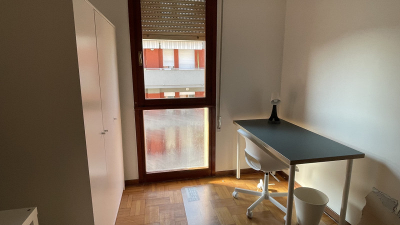 Nel cuore del vivace quartiere di Santa Rita a Padova, proponiamo in locazione un luminoso appart...