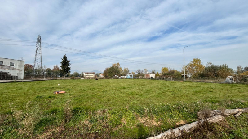 CALDOGNO: VENDESI TERRENO AGRICOLO di mq 23.000 circa, prezzo richiesto EURO 115.000 trattabili. ...
