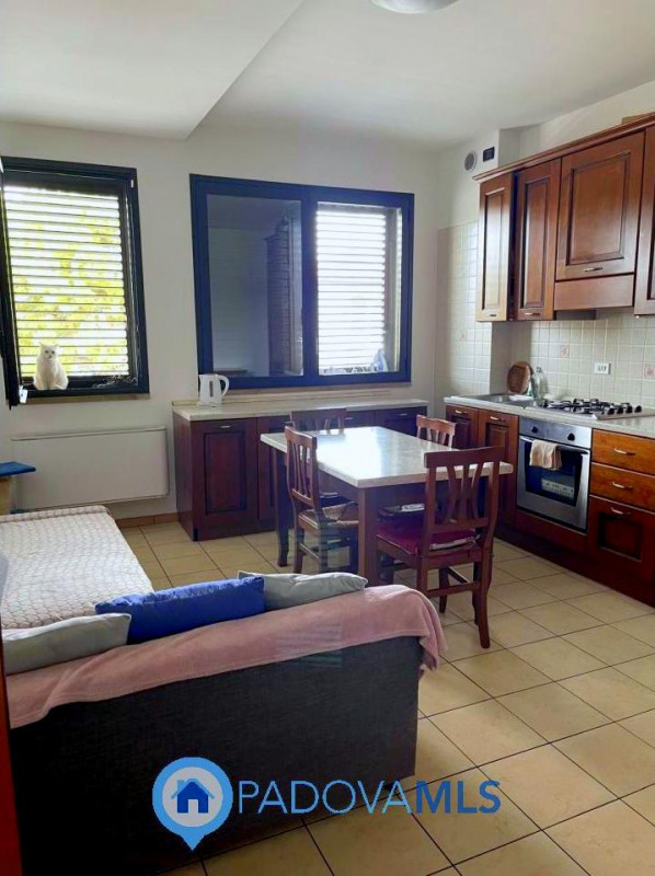Montegrotto Terme, in zona centralissima, appartamento completamente arredato.

Proponiamo un min...