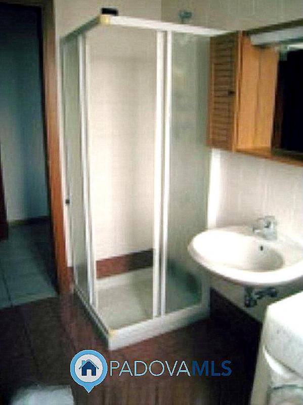 Montegrotto Terme, in zona centralissima, appartamento completamente arredato.

Proponiamo un min...