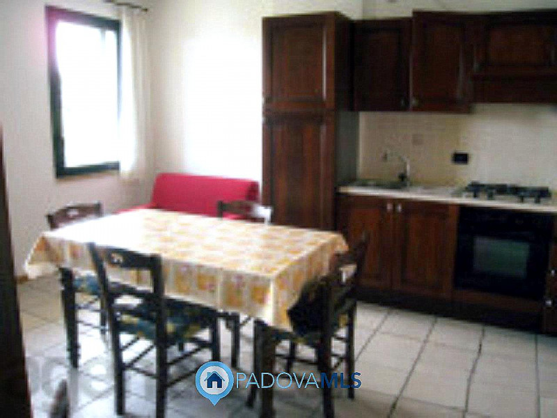 Montegrotto Terme, in zona centralissima, appartamento completamente arredato.

Proponiamo un min...