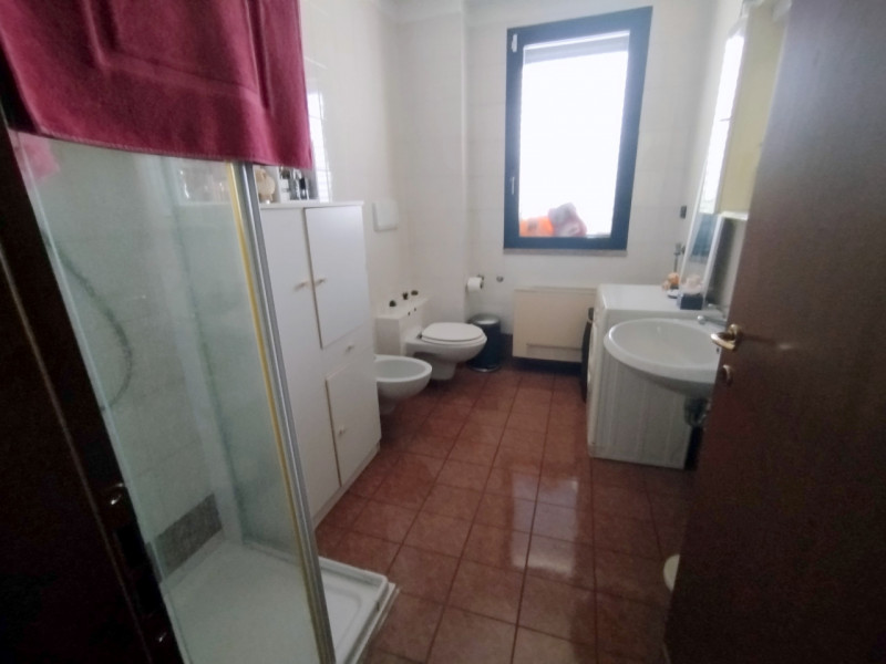 Montegrotto Terme, in zona centralissima, appartamento completamente arredato.

Proponiamo un min...