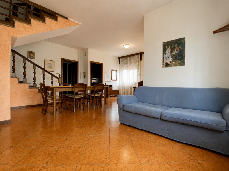 A Poianella di Bressanvido, in una tranquilla zona residenziale a pochi minuti dal centro del pae...