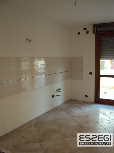 A Padova, nel quartiere San Carlo, proponiamo un elegante appartamento duplex in perfette condizi...