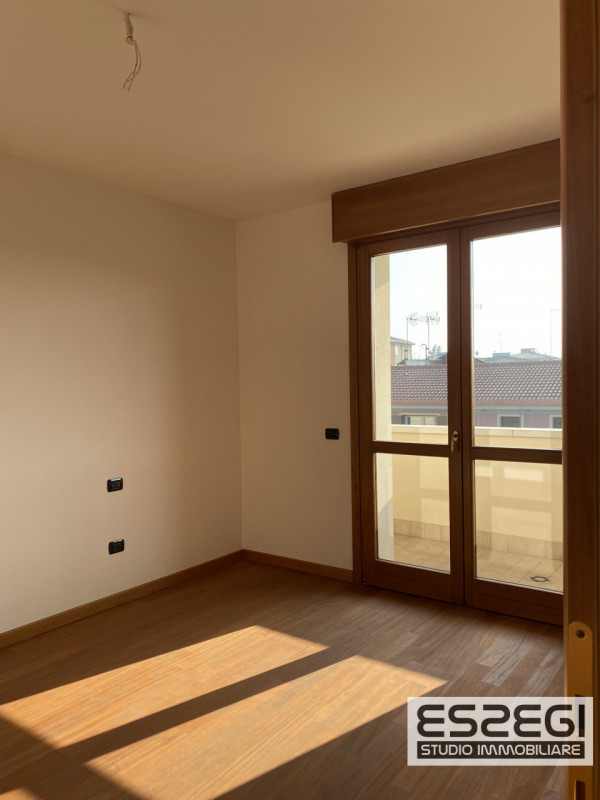 A Padova, nel quartiere San Carlo, proponiamo un elegante appartamento duplex in perfette condizi...