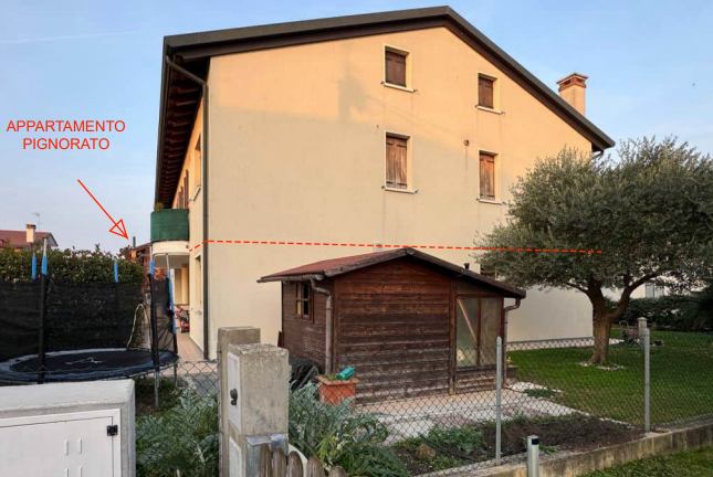 Rif. A.A.272-25

Vendita all'asta - appartamento al piano terra con garage in data 15 settembre 2...
