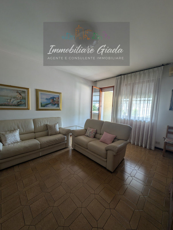 Immagina di tornare a casa ogni sera e ammirare la città dall'alto immerso nella tranquillità di ...