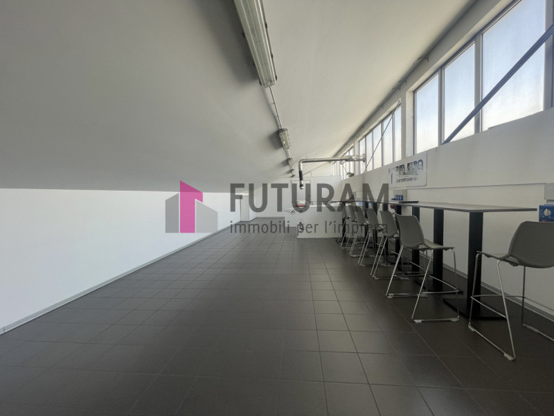 RIF: 168NM - BORGORICCO (PD) - PER INFO 0444/310220

Propongo in affitto un capannone di 2200 mq ...