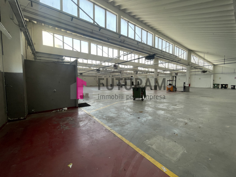 RIF: 168NM - BORGORICCO (PD) - PER INFO 0444/310220

Propongo in affitto un capannone di 2200 mq ...