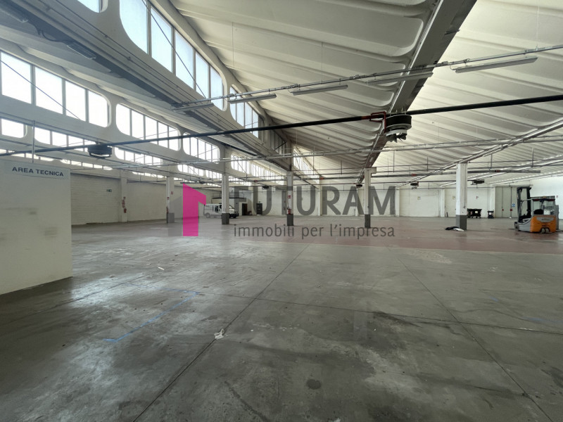 RIF: 168NM - BORGORICCO (PD) - PER INFO 0444/310220

Propongo in affitto un capannone di 2200 mq ...