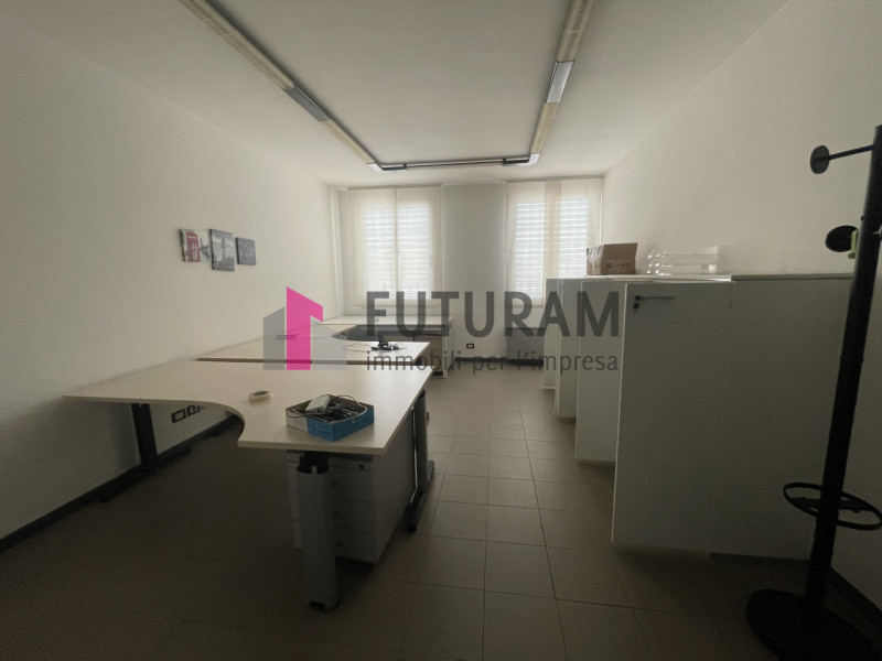 RIF: 168NM - BORGORICCO (PD) - PER INFO 0444/310220

Propongo in affitto un capannone di 2200 mq ...