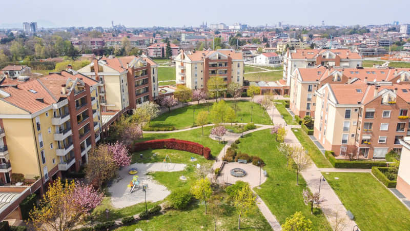 In via Fortin, adiacente ai principali servizi del quartiere, proponiamo appartamento posto al qu...