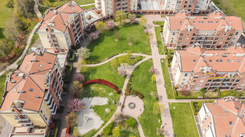 In via Fortin, adiacente ai principali servizi del quartiere, proponiamo appartamento posto al qu...