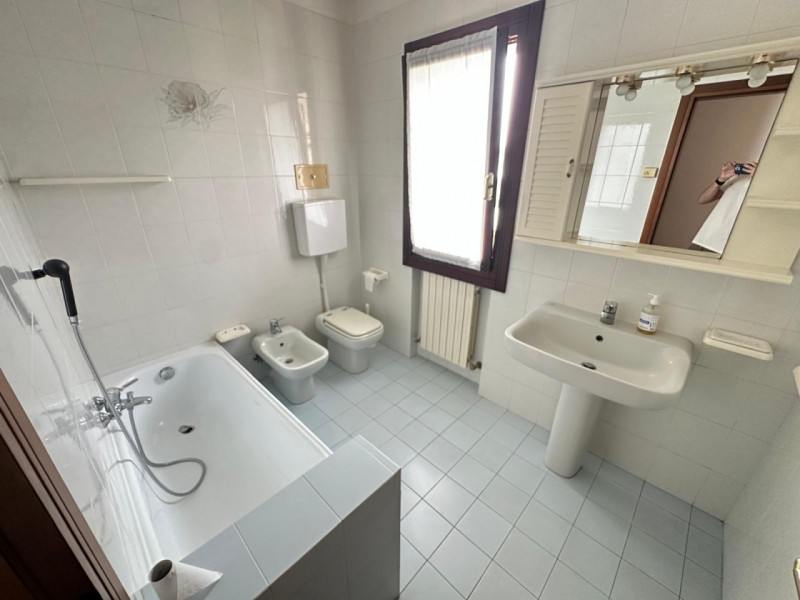 VILLAFRANCA PADOVANA – Bifamiliare con ampio giardino in posizione centrale
Nel cuore di Villafra...