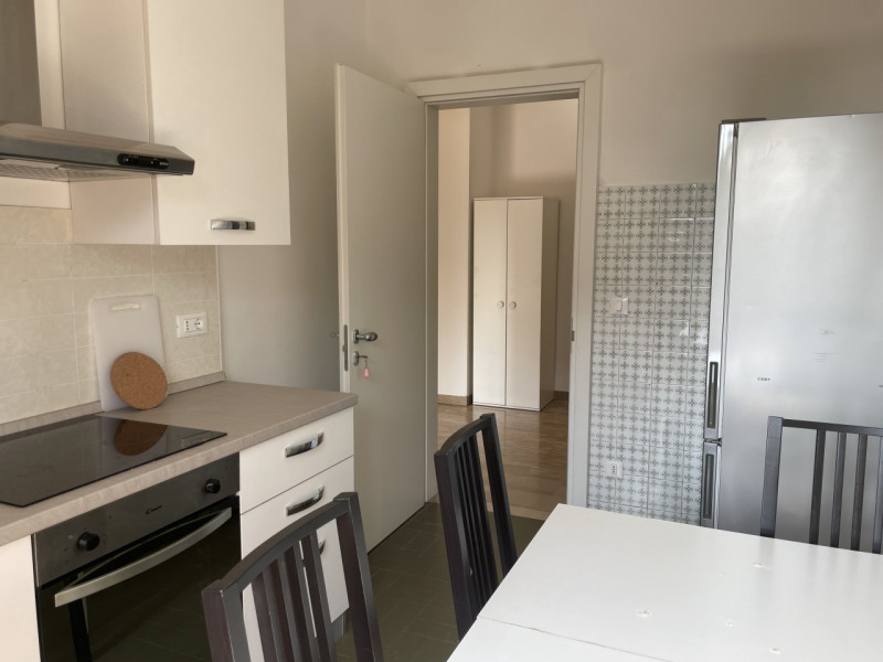 Scopri questo splendido appartamento pentalocale situato nel cuore del quartiere Santa Rita di Pa...