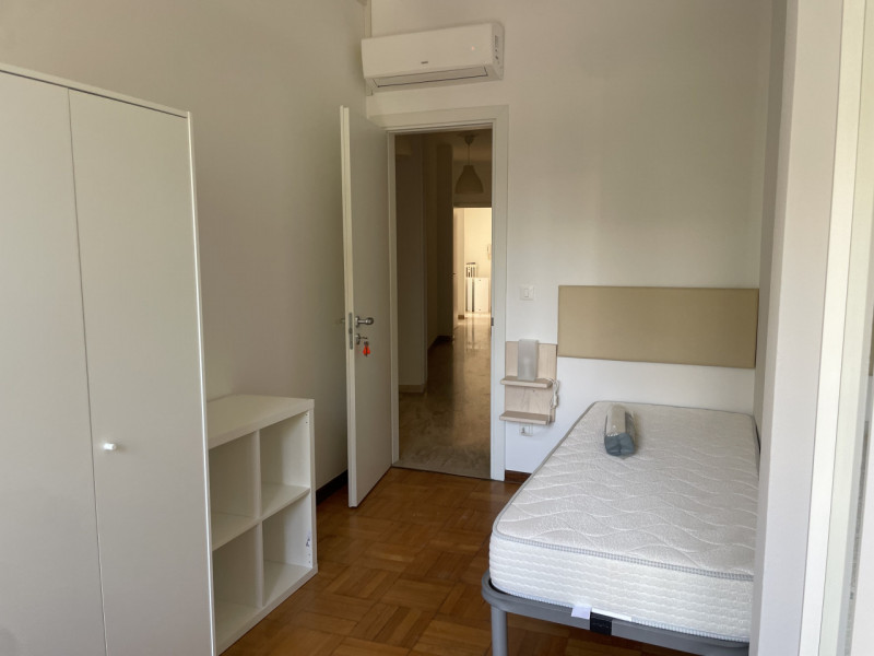 Scopri questo splendido appartamento pentalocale situato nel cuore del quartiere Santa Rita di Pa...