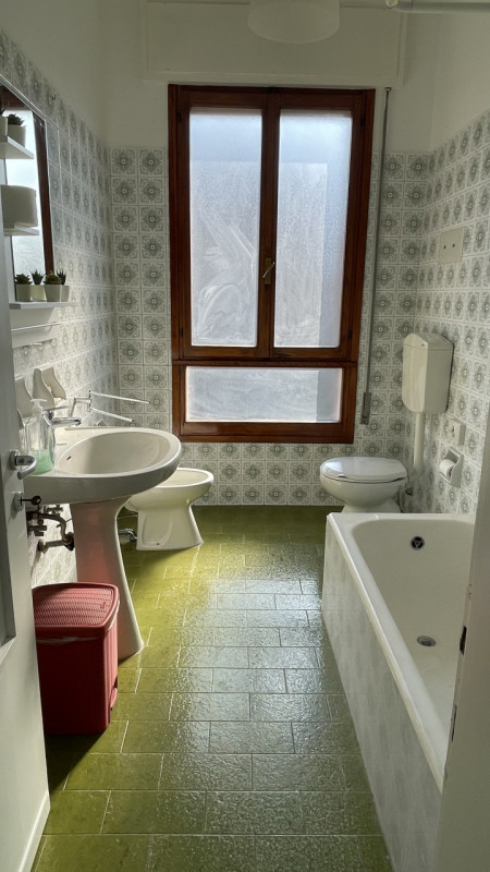 Scopri questo splendido appartamento pentalocale situato nel cuore del quartiere Santa Rita di Pa...