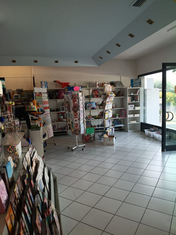 In esclusiva proponiamo in vendita un’attività commerciale storica, situata nel cuore della vivac...