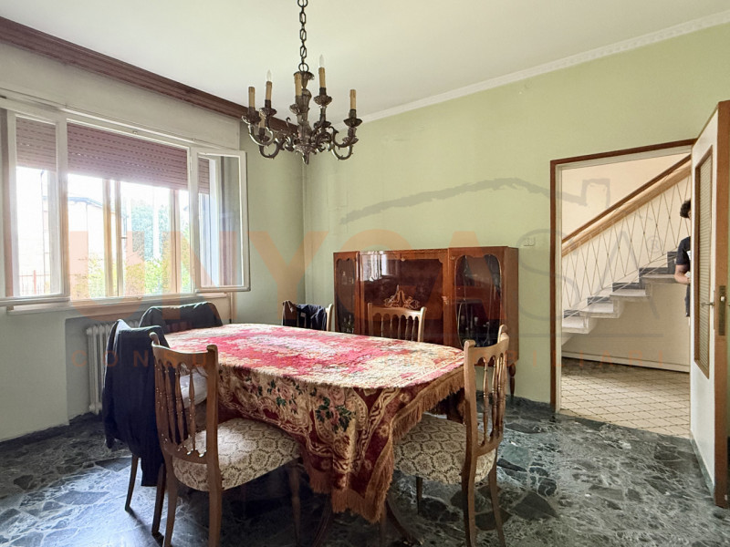 PADOVA – quartiere Mandria: se desideri una casa da trasformare secondo i tuoi gusti, con ampi sp...