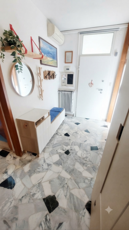 (Per INFO Monica 3482688677) Nel cuore del vivace quartiere Portello di Padova, a pochi passi dag...