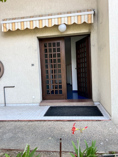 Perarolo di Vigonza, Proponiamo in esclusiva una signorile villetta singola su due livelli per co...