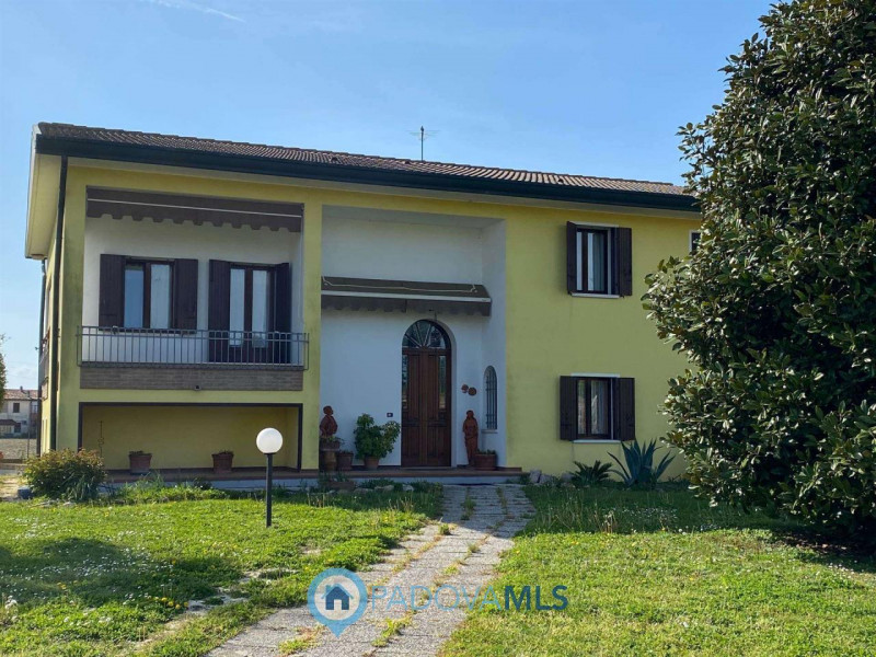 Immobile in esclusiva al Gruppo Padova MLS
Nelle vicinanze di Conselve, adiacente alla storica vi...