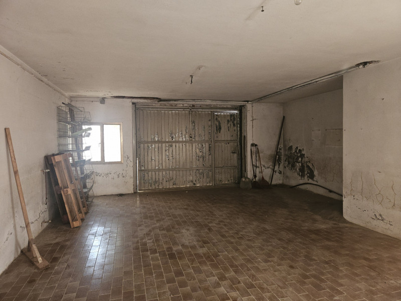 Situata nel cuore di Vighizzolo d'Este, questa affascinante villa singola offre un'opportunità im...