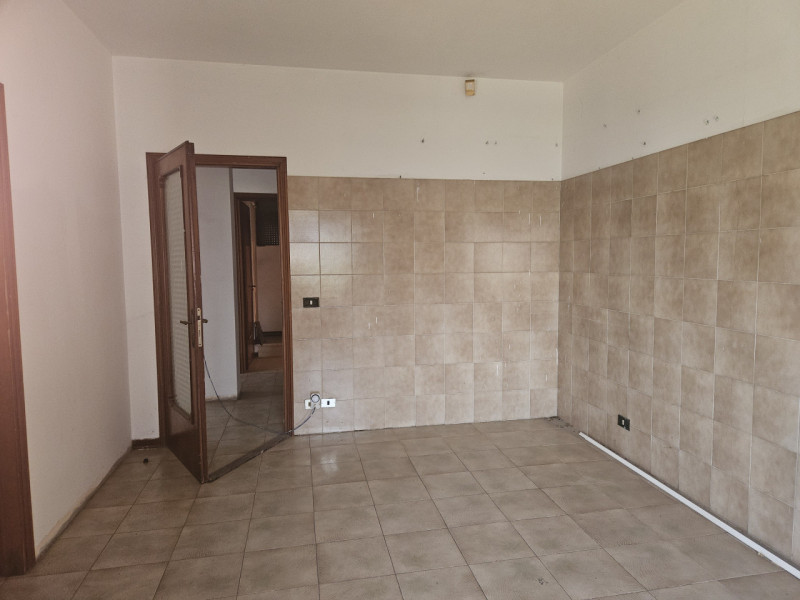 Situata nel cuore di Vighizzolo d'Este, questa affascinante villa singola offre un'opportunità im...
