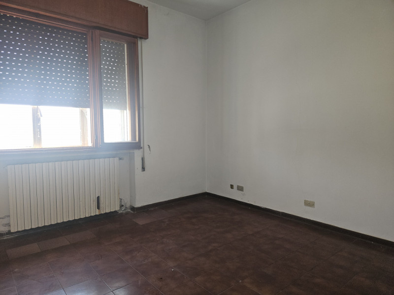 Situata nel cuore di Vighizzolo d'Este, questa affascinante villa singola offre un'opportunità im...