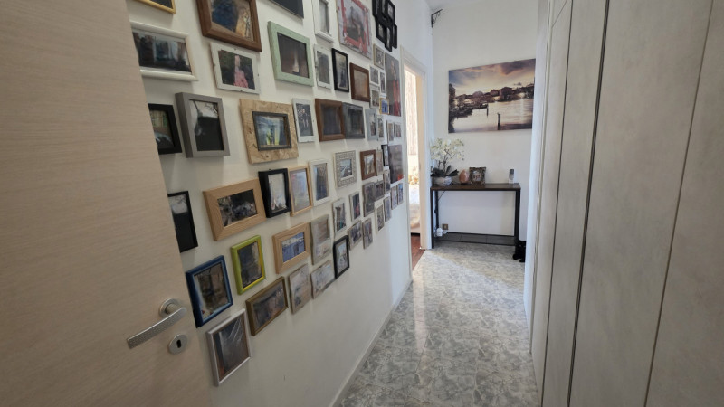 In posizione centrale, in Piazza dei Martiri della Libertà a Caerano di San Marco, proponiamo in ...