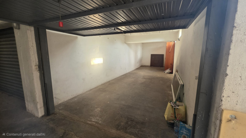 In posizione centrale, in Piazza dei Martiri della Libertà a Caerano di San Marco, proponiamo in ...