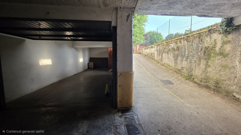 In posizione centrale, in Piazza dei Martiri della Libertà a Caerano di San Marco, proponiamo in ...