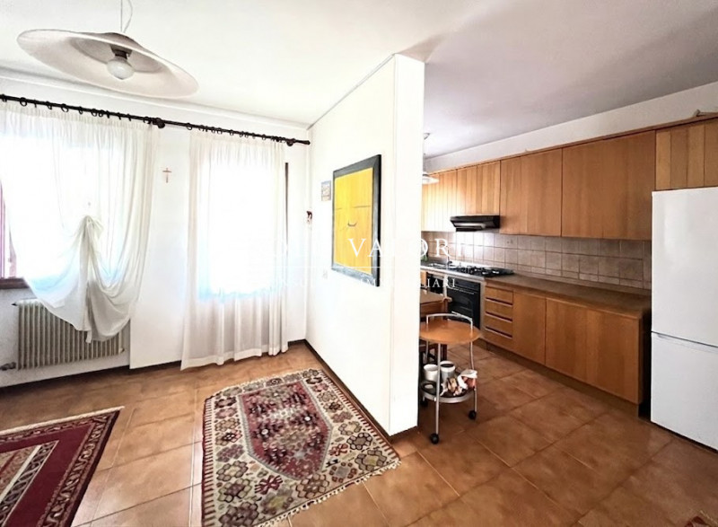 Rif. B496 (per info 338 9387816 Matteo)

Proponiamo in esclusiva casa a schiera situata in una be...