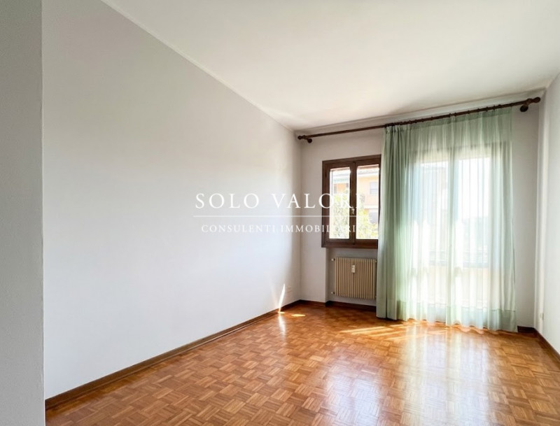 Rif. B496 (per info 338 9387816 Matteo)

Proponiamo in esclusiva casa a schiera situata in una be...