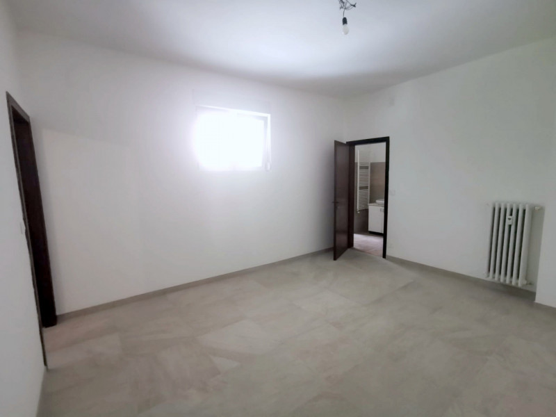 AMPIO 2 CAMERE ZONA PALESTRO €.229.000 - rif.LM014

Proponiamo un ampio 2 camere situato nel cuor...