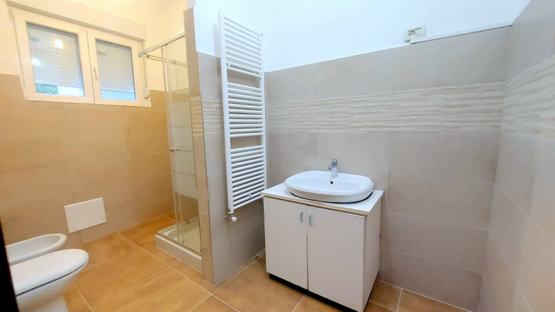 AMPIO 2 CAMERE ZONA PALESTRO €.229.000 - rif.LM014

Proponiamo un ampio 2 camere situato nel cuor...