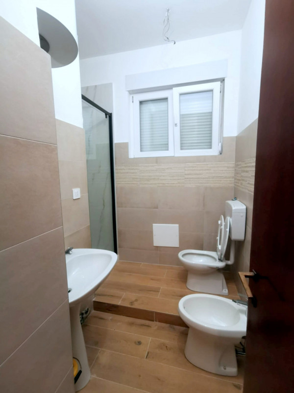 AMPIO 2 CAMERE ZONA PALESTRO €.229.000 - rif.LM014

Proponiamo un ampio 2 camere situato nel cuor...