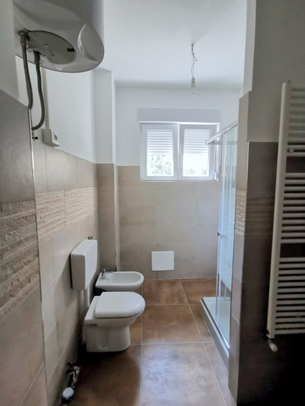 AMPIO 2 CAMERE ZONA PALESTRO €.229.000 - rif.LM014

Proponiamo un ampio 2 camere situato nel cuor...